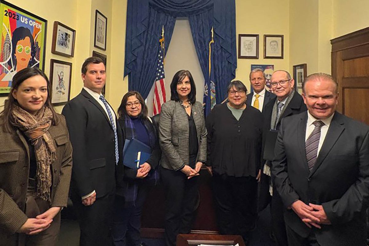 Guatemala expone ante APHIS progresos en certificación de aguacate Hass