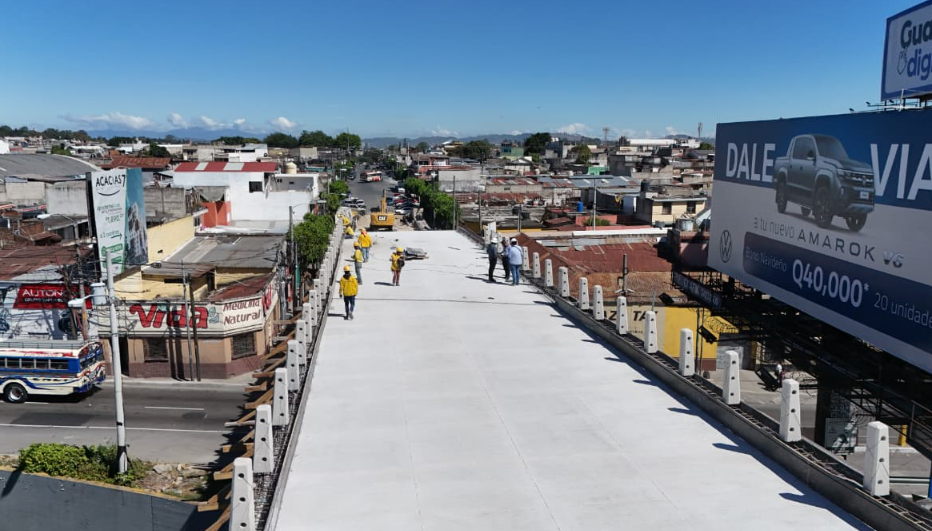 Paso a desnivel en la calzada Roosevelt cuenta con un 86 % de avance físico