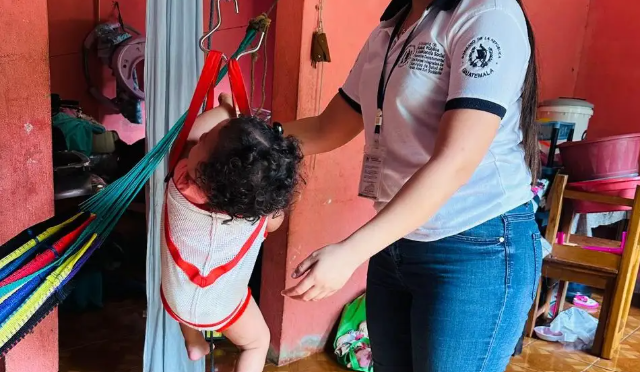 Salud fortalece la prevención de desnutrición infantil con jornada de atención nutricional en Petén