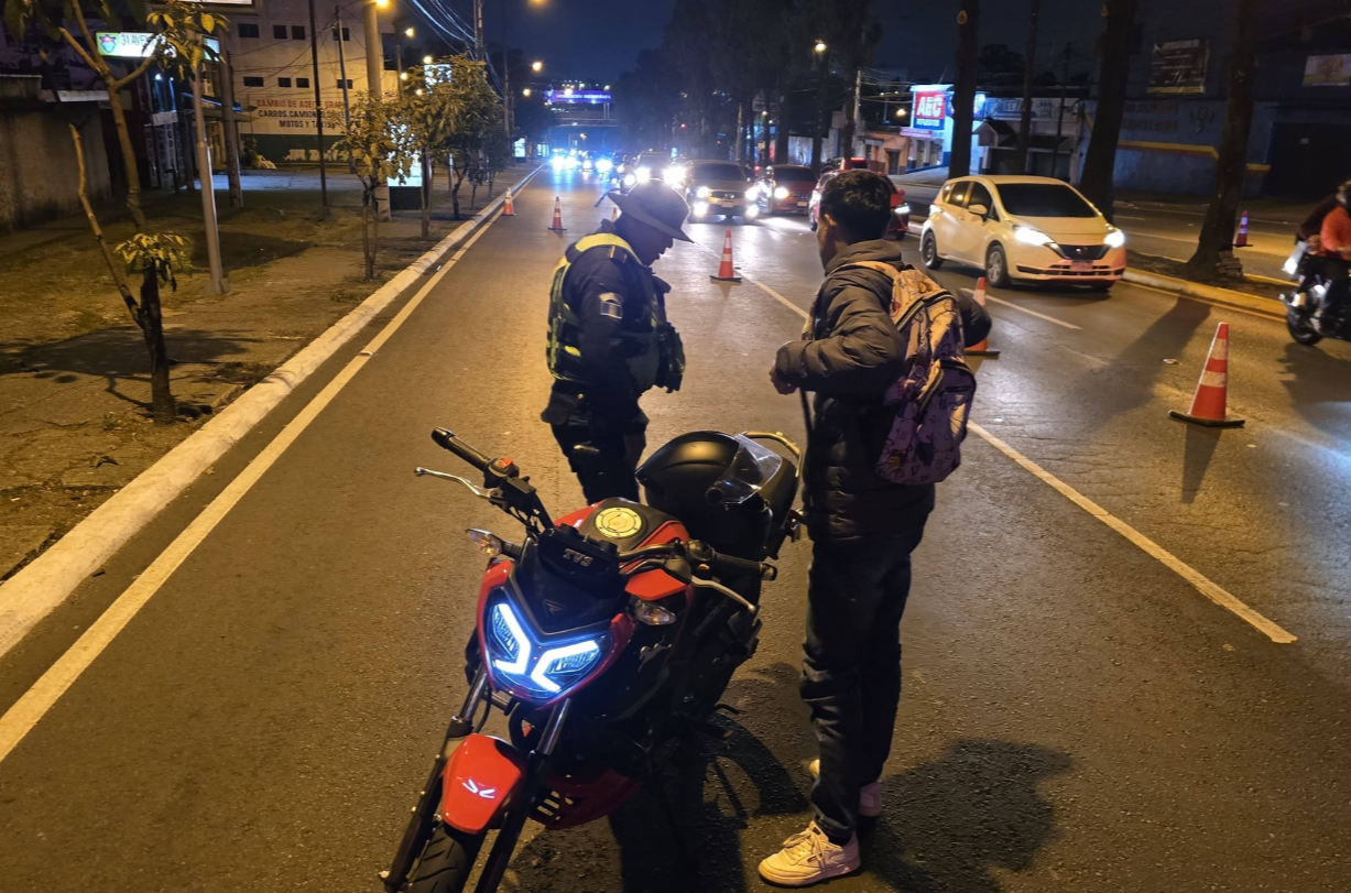 Operativos nocturnos durante fin de semana refuerzan control vial en la capital