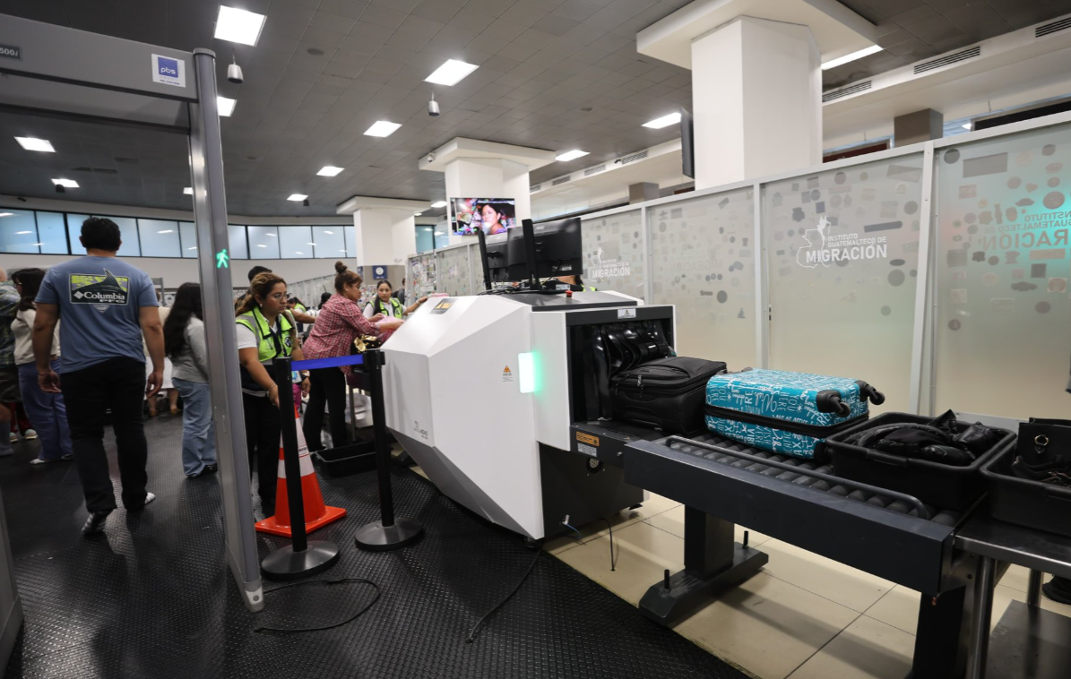 Cuatro nuevos escáneres de seguridad ya funcionan en el aeropuerto La Aurora