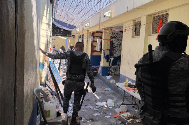 Incautan armas de fuego, una granada y teléfonos celulares en requisa del centro Renovación I