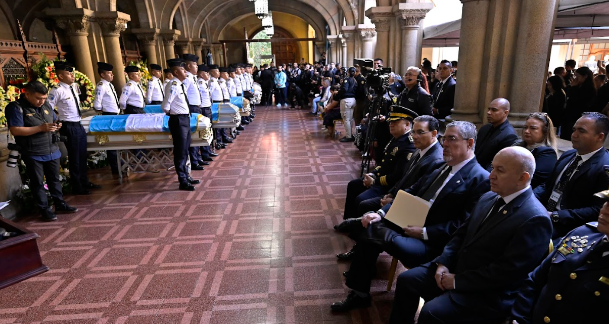 Rinden honras fúnebres a agentes de la PNC caídos en cumplimiento del deber