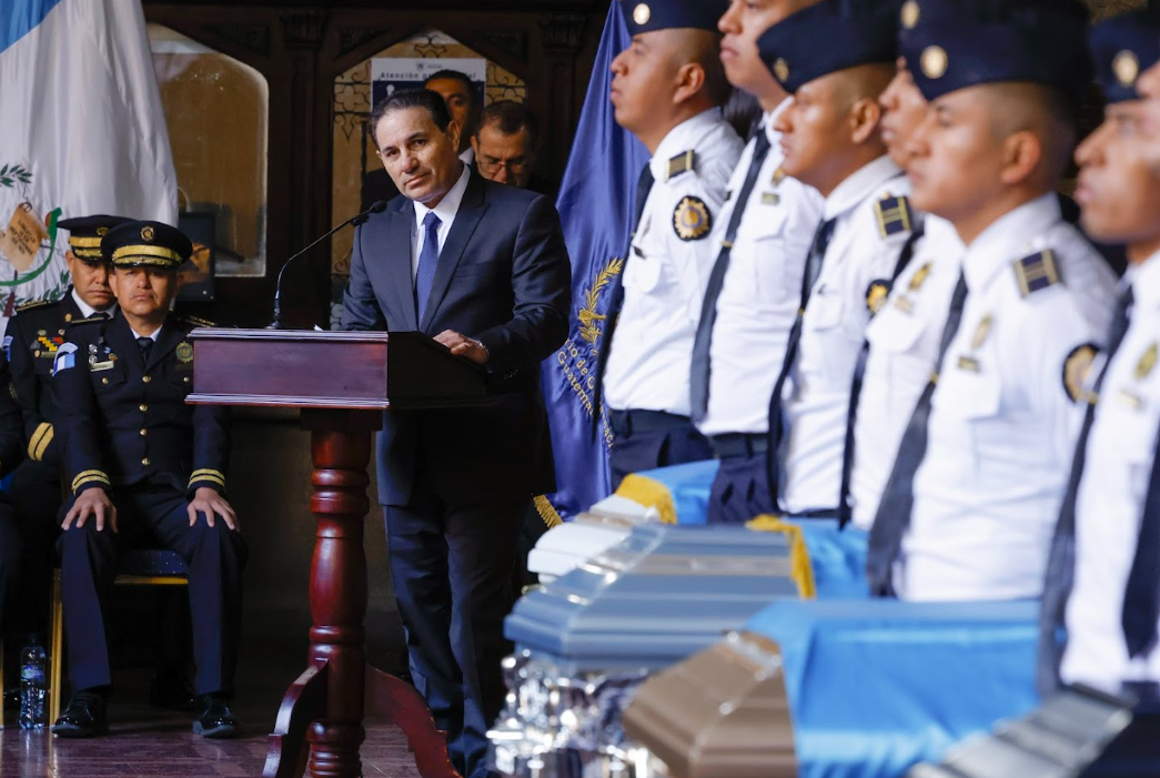 Ministro Villeda sobre los nueve agentes fallecidos: “Se van con honor y con la gratitud de Guatemala”