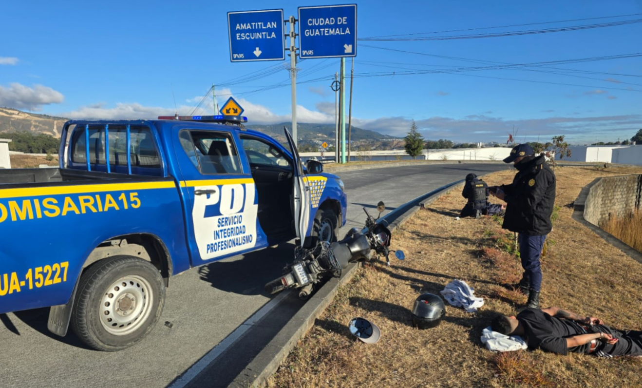 PNC neutraliza a presuntos sicarios del “Barrio 18” tras persecución en ruta a Amatitlán