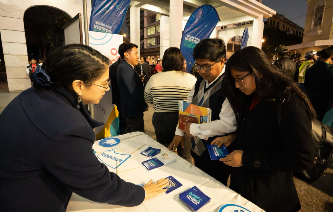 Becas por nuestro futuro llega a 204 becarios beneficiarios a nivel nacional