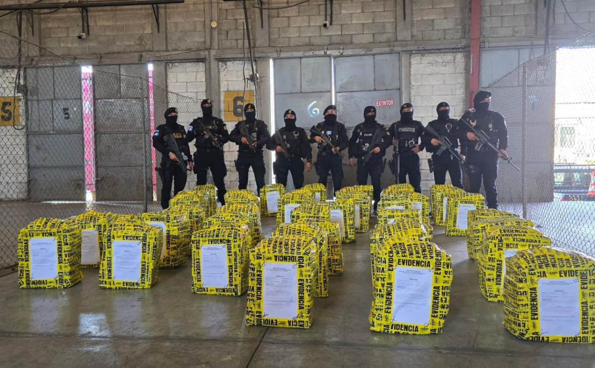 Presidente Arévalo destaca incautaciones de droga al narcotráfico