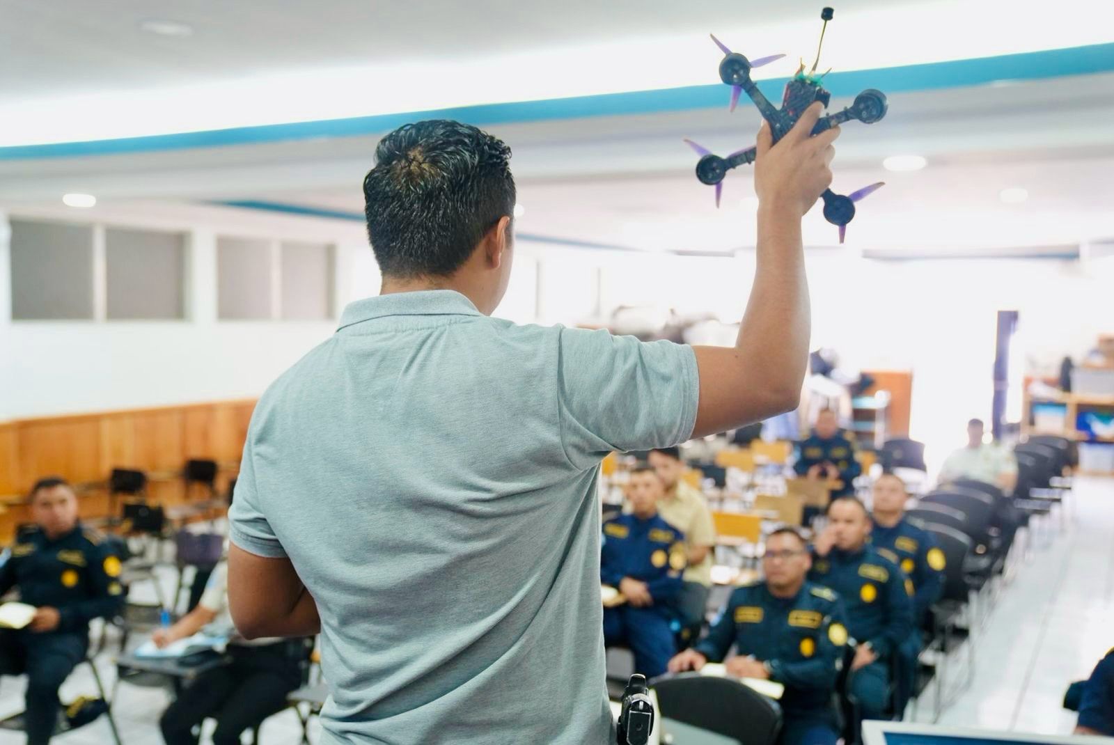 PNC brinda capacitación sobre uso de drones a agentes para modernizar acciones policiales