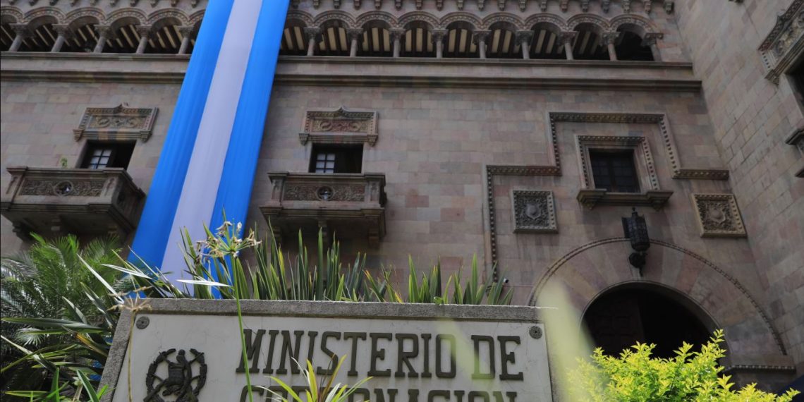 Mingob y PNC extienden sus condolencias por los ocho policías muertos