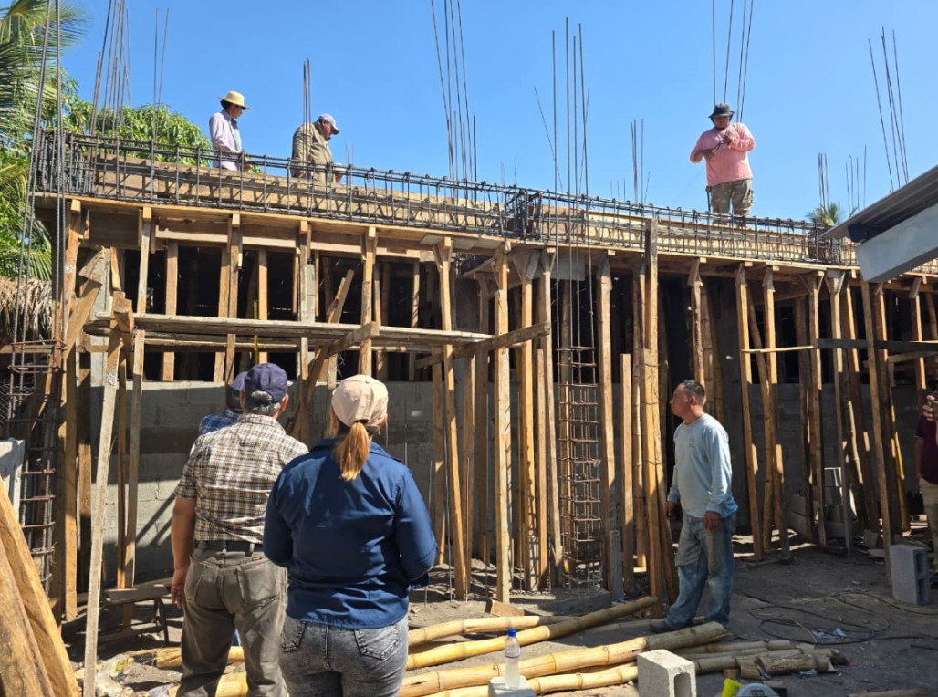 Supervisan trabajos del proyecto de Escuela Primaria Octavio Paz en Champerico