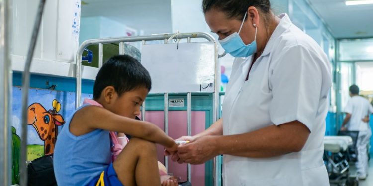 Hospital Departamental de Sololá refuerza protocolos de atención y prevención ante el sarampión