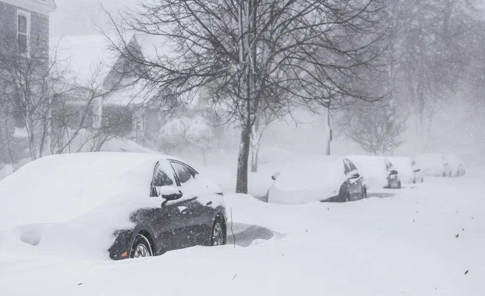 Tormenta invernal con fuertes nevadas y frío ártico amenazan a EE. UU. y Canadá