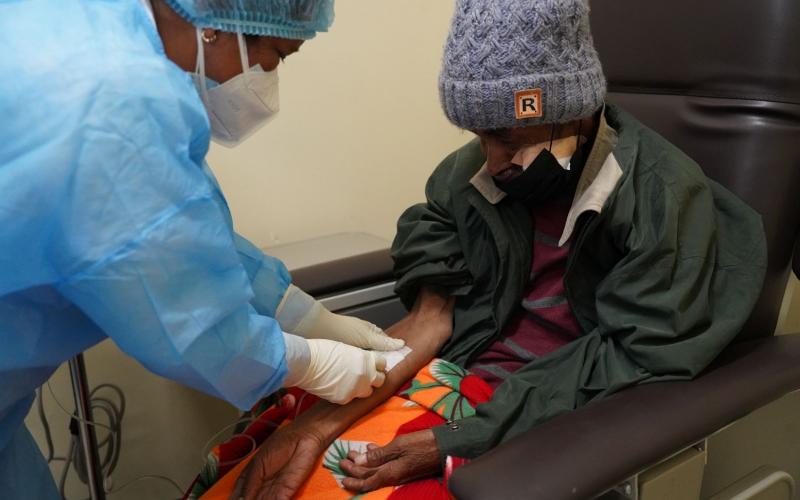 Hospital Pedro de Bethancourt realizó con éxito su primera quimioterapia