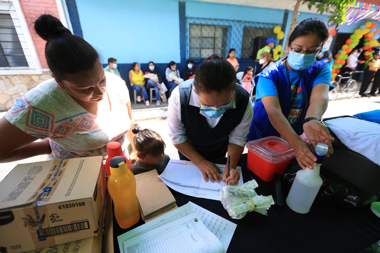 Salud refuerza acciones de vacunación y vigilancia comunitaria ante casos de sarampión en el país