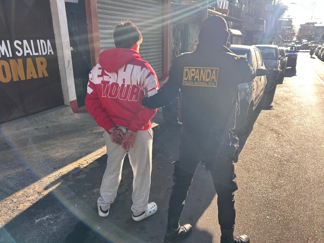 PNC captura a 10 presuntos extorsionistas en operativos simultáneos