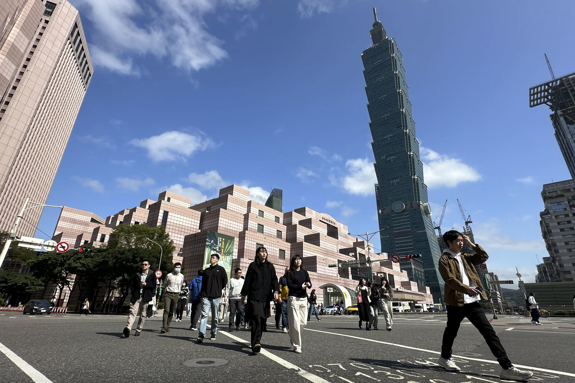 La amenaza china es “urgente” y “existe de verdad”, alerta el ministro taiwanés de Defensa