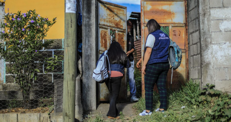 SBS brinda acompañamiento a familias en Sacatepéquez