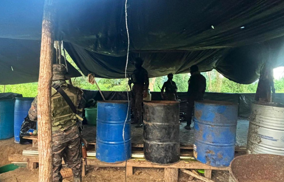 Ejército localiza narcolaboratorio en El Estor, Izabal
