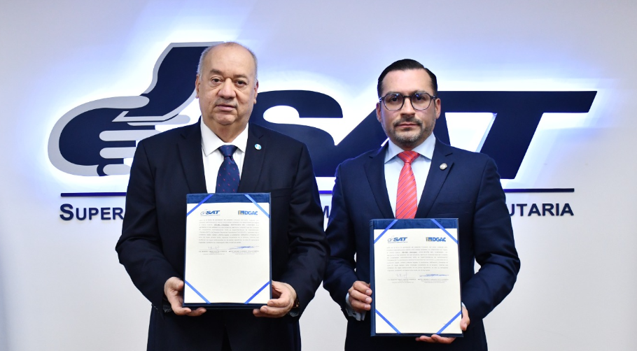 Firman acuerdo para fortalecer la gestión aduanera y aeroportuaria