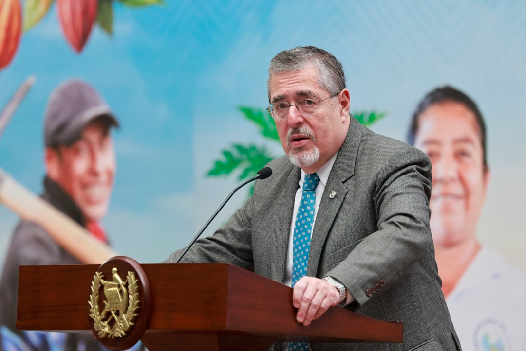 Presidente sobre Luis Pacheco y Héctor Chaclán: “El único señalamiento que se les puede hacer es de haber defendido la democracia”