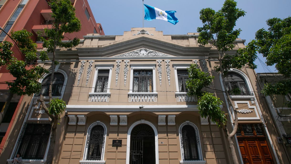 Ejecutivo abre recepción de expedientes para magistrados titular y suplente de la CC