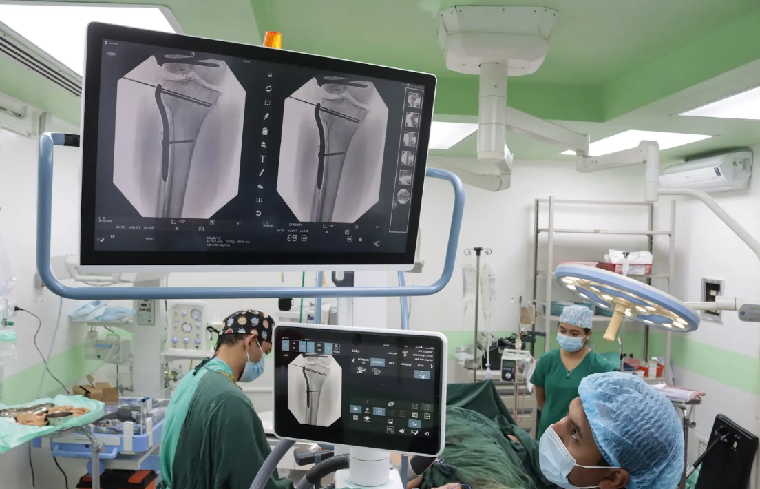 Nuevo equipo aliado dentro del quirófano fortalece la atención en el Hospital de Totonicapán