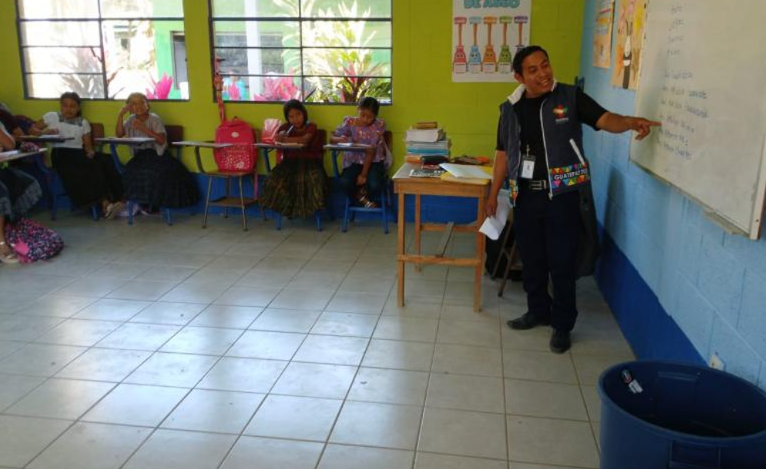 Fortalecen identidad cultural a través de clase magistral de lengua materna en Livingston