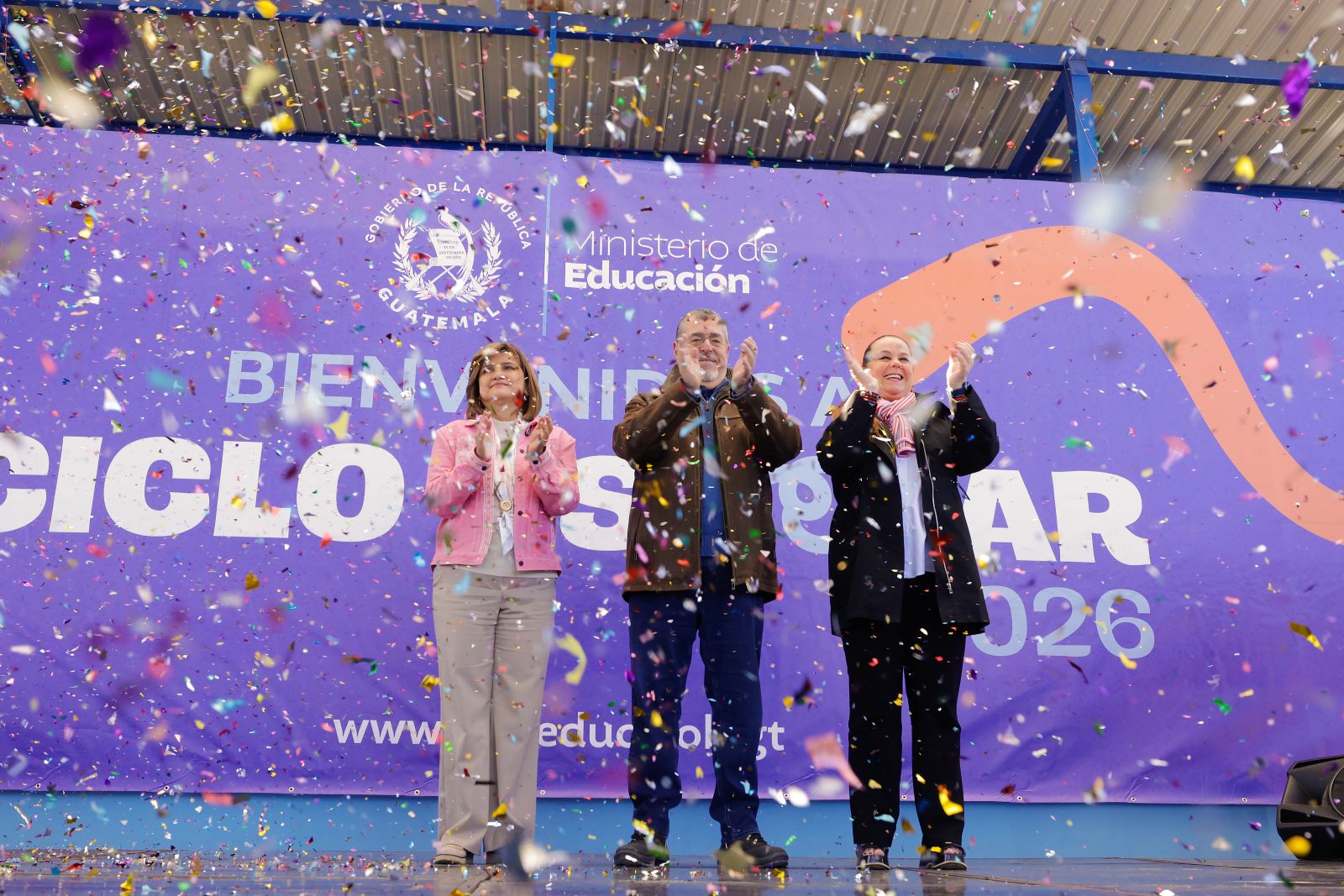 Presidente inaugura el ciclo lectivo y resalta el trabajo conjunto para que los niños regresen a las aulas