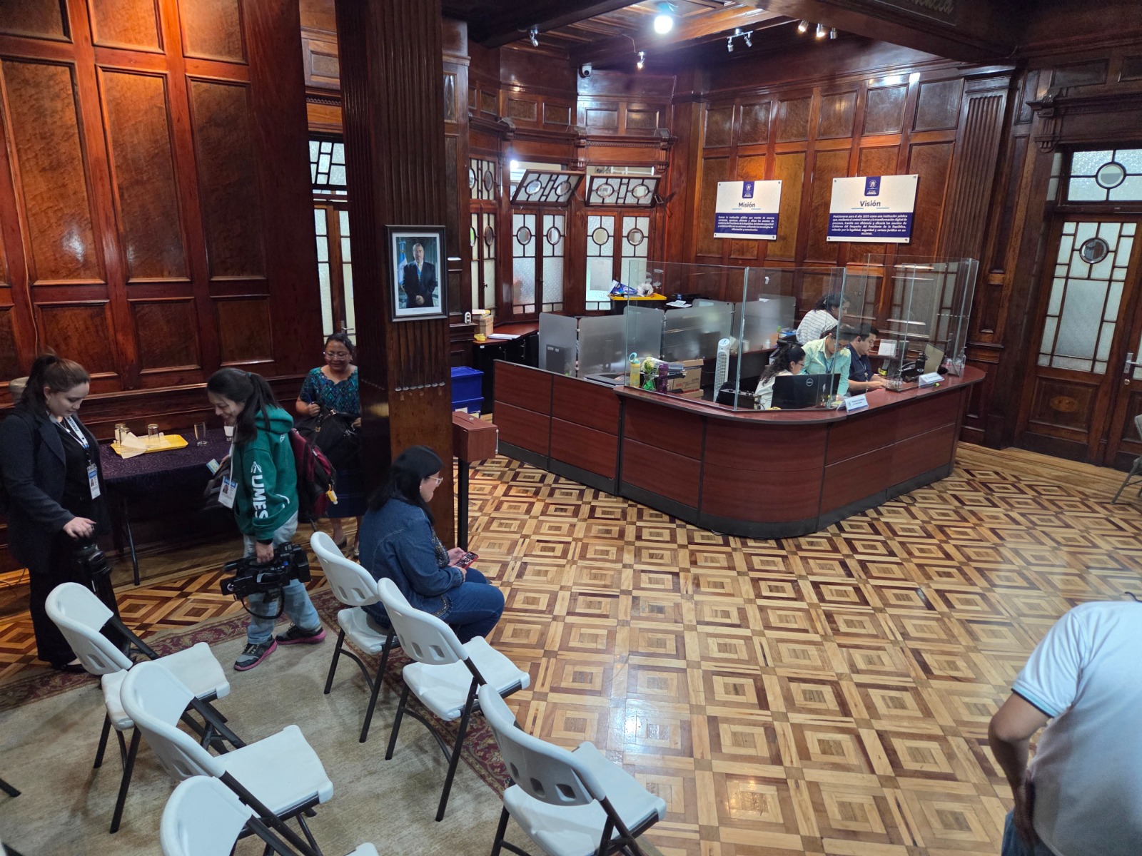 Presidencia de la República recibe 76 expedientes de aspirantes a la Corte de Constitucionalidad