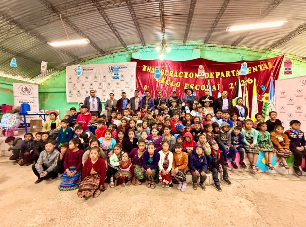 Niñez y juventud de Totonicapán arrancan ciclo escolar en el sector público
