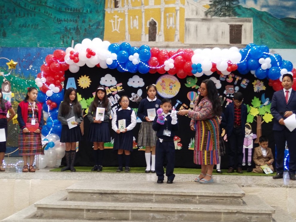 Compromiso con el fortalecimiento de la educación en Quetzaltenango