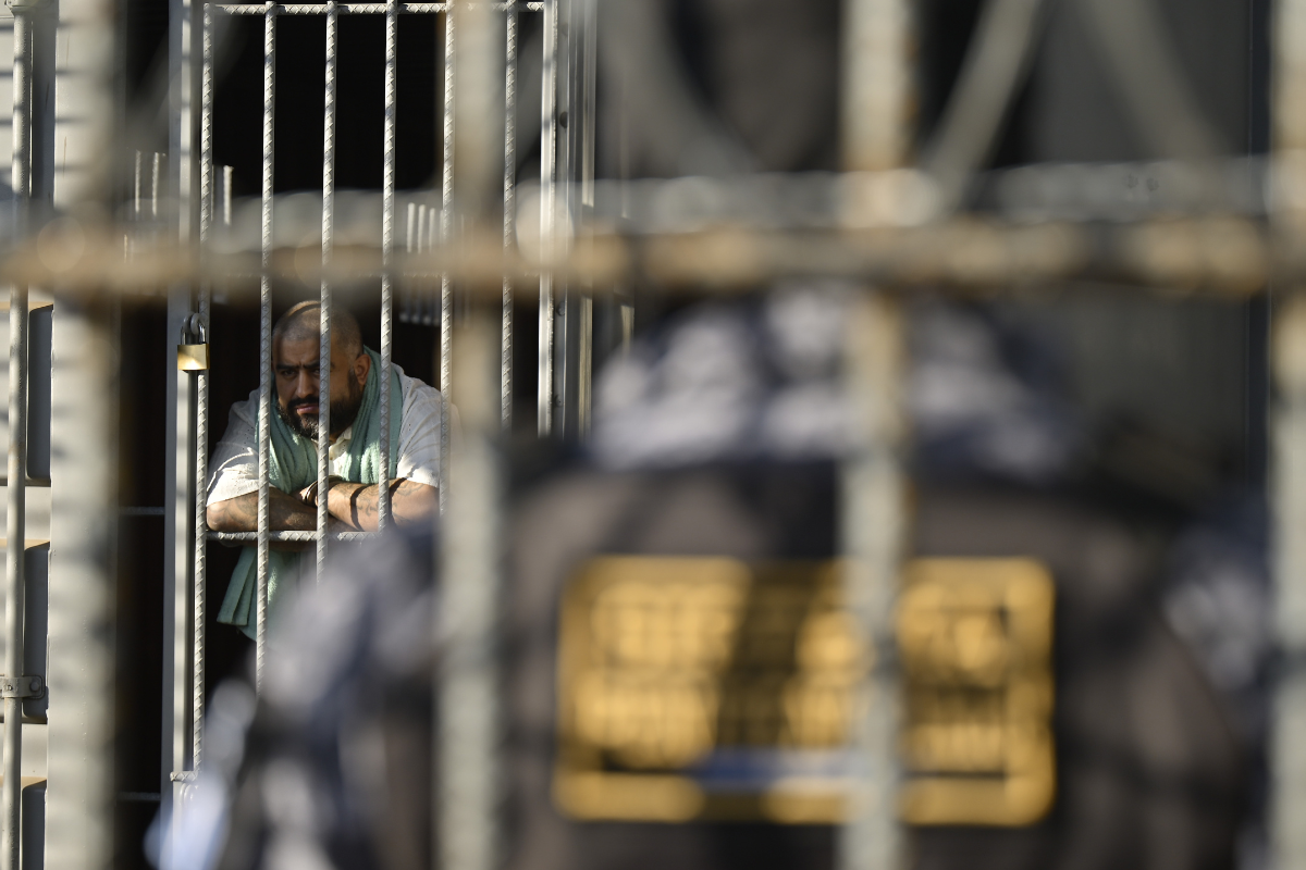 Trasladan a nueva área y fortalecen aislamiento de el “Lobo” en Renovación I