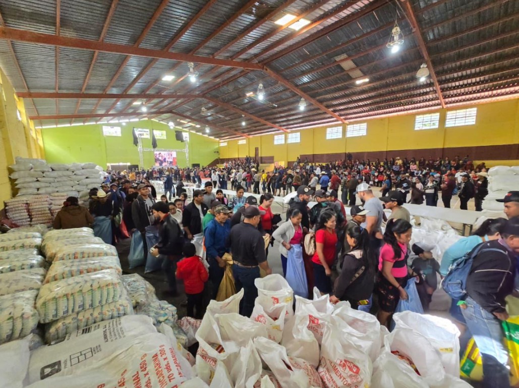 Más de 7 mil familias vulnerables reciben raciones de alimentos en Zacapa