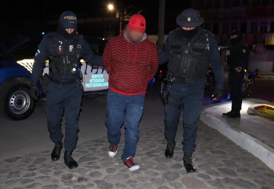 PNC detiene a extraditable sindicado de delitos sexuales en la zona 7 de Quetzaltenango