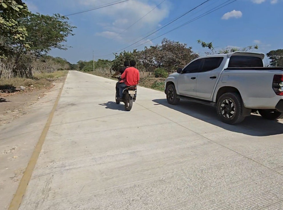 Mejoramiento de camino rural fortalece la conectividad en Parcelamiento El Rosario, Champerico