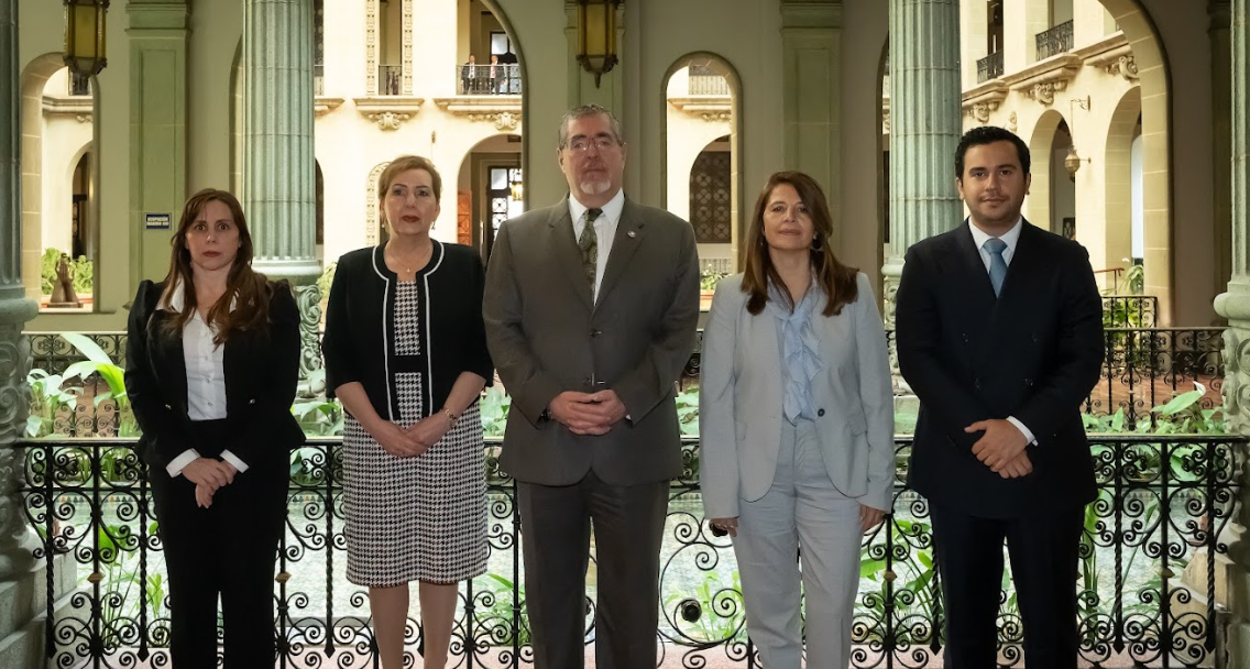 Presidente Bernardo Arévalo se reunió con representantes de la OEA