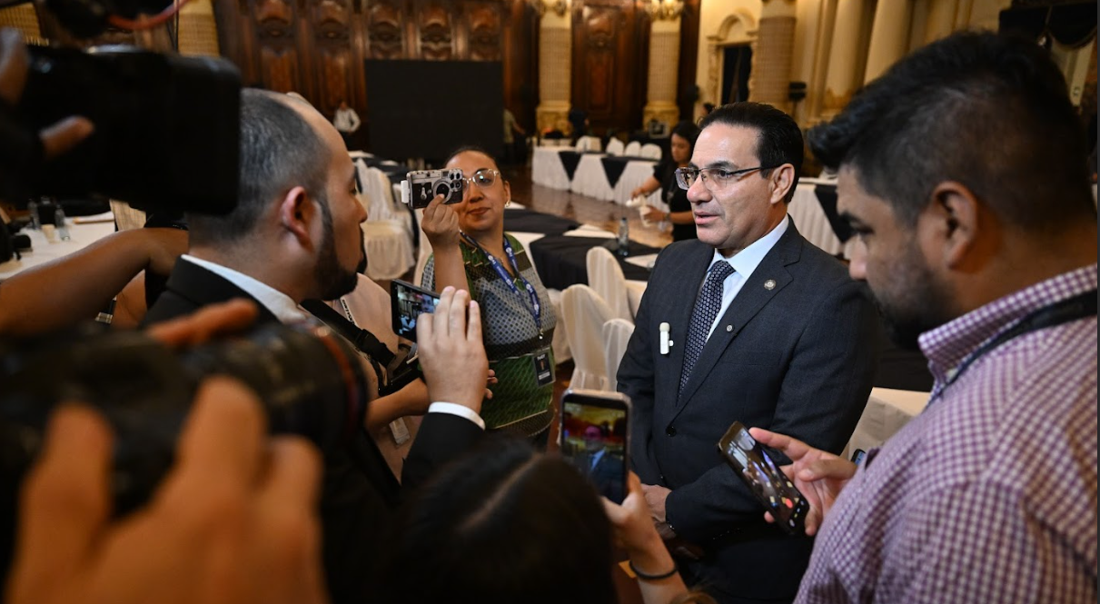 Ministro de Gobernación destaca legalidad para la construcción de la cárcel en Izabal