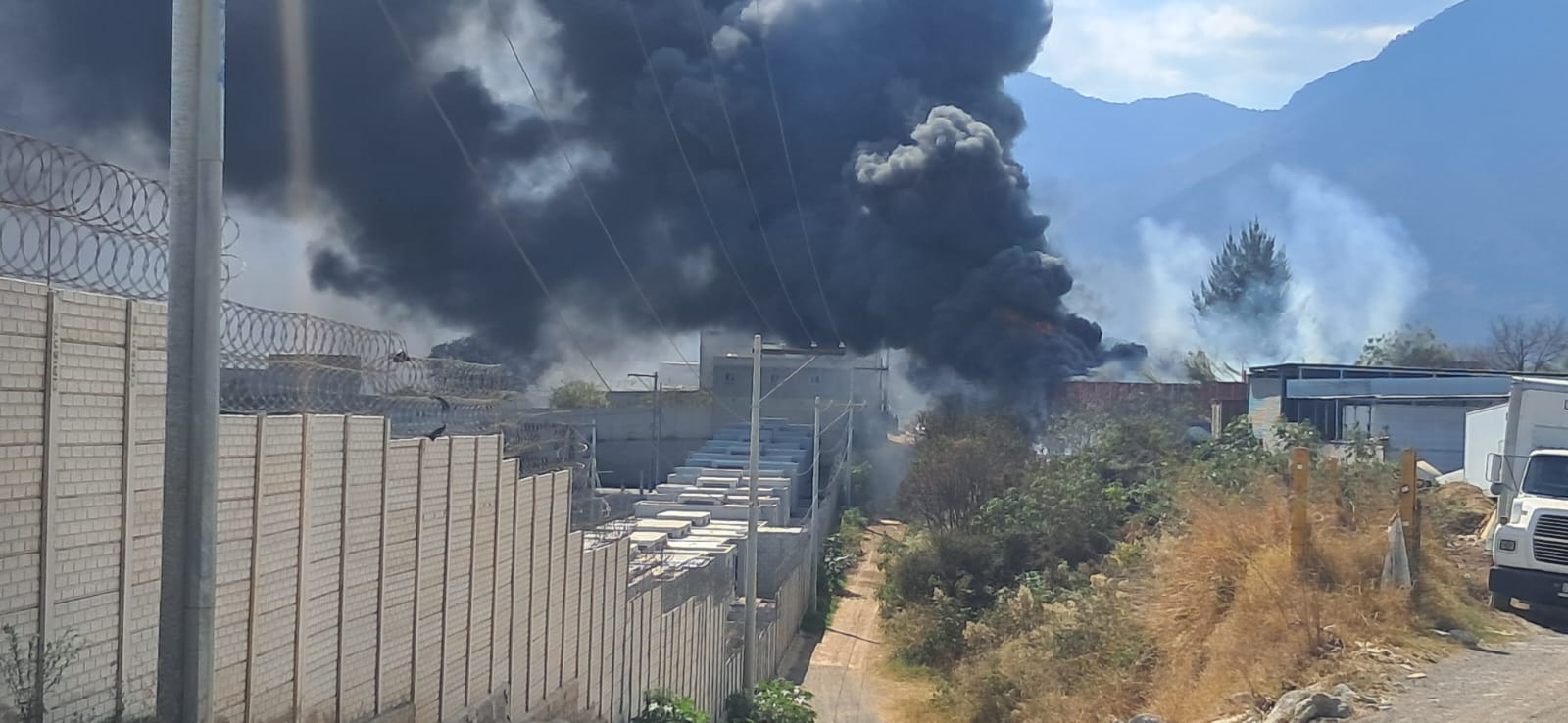 Liquidan incendio en la zona 10 de Villa Nueva