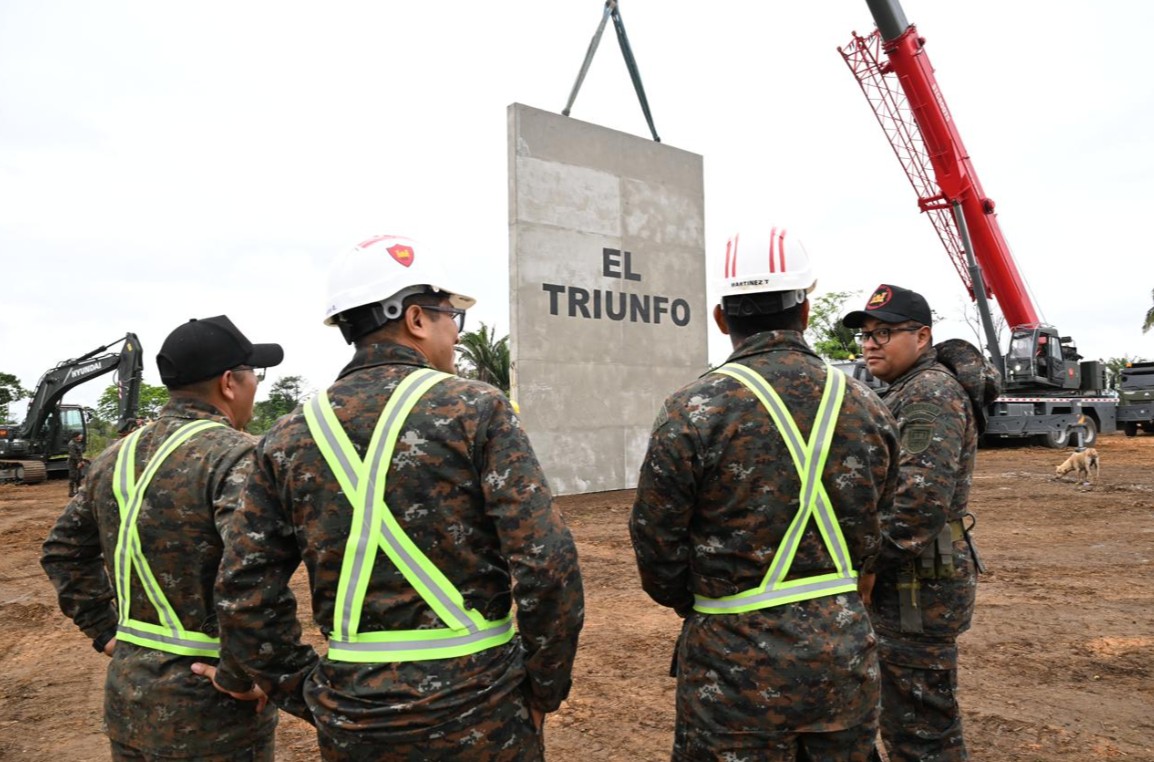 En vivo | Sigue la colocación de la primera piedra de la Cárcel de Máxima Seguridad El Triunfo en Morales, Izabal