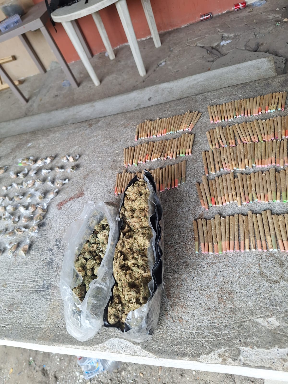 Incautan teléfonos y drogas durante requisa en cárcel de Izabal