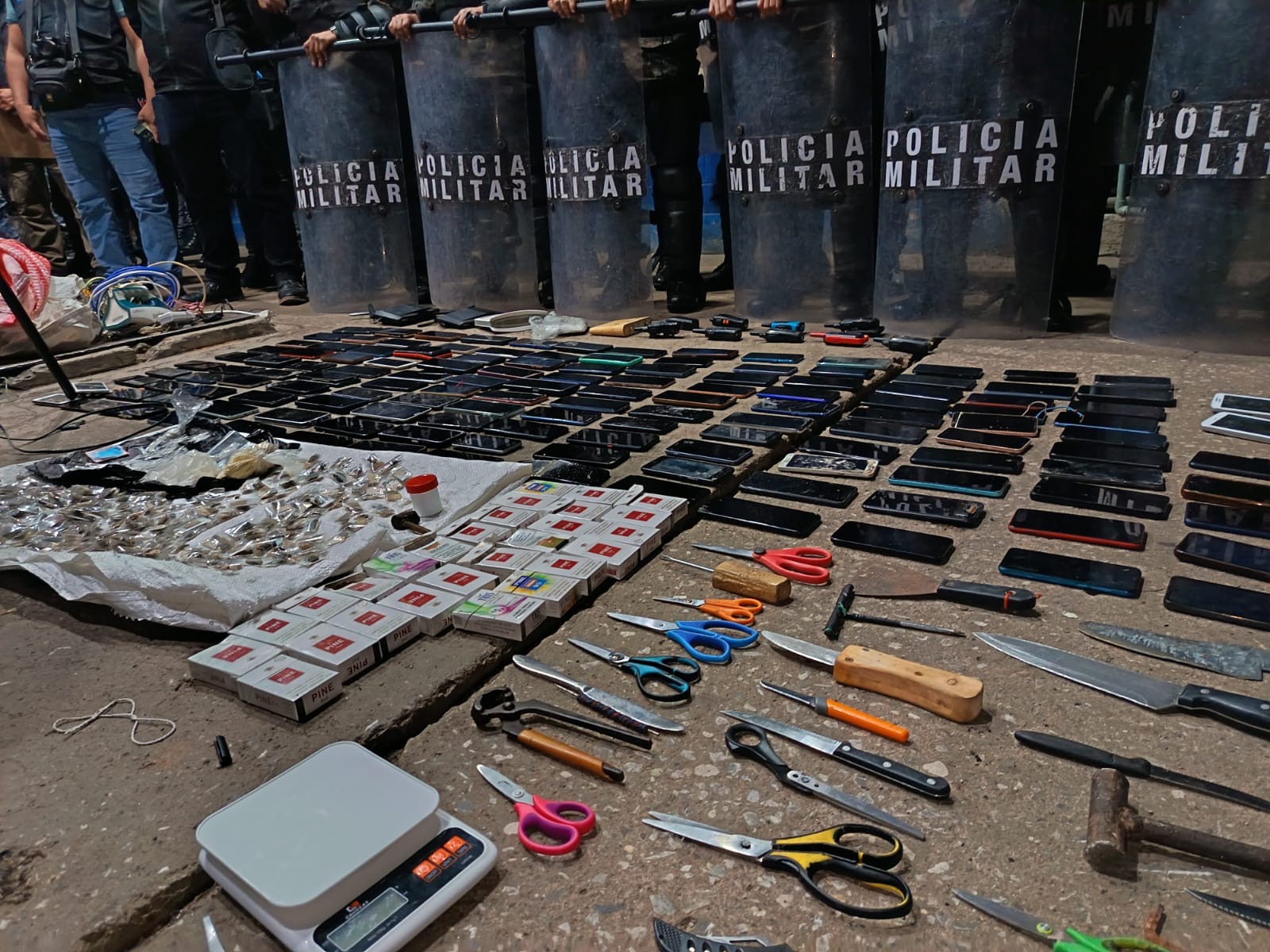 Requisa focalizada en Pavoncito deja 135 celulares decomisados y droga