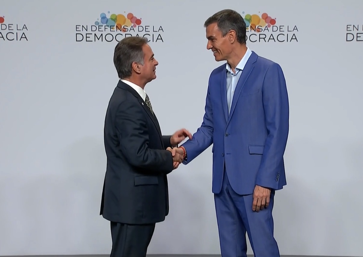 Guatemala participa en cumbre internacional sobre defensa de la democracia en Barcelona