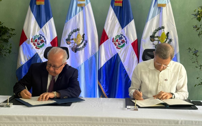 Guatemala y República Dominicana sellan acuerdo para fortalecer la cooperación económica