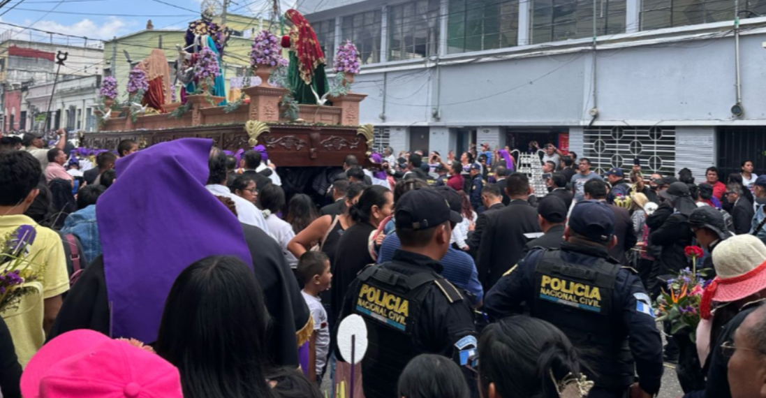 Evita ser víctima de carteristas en las multitudes