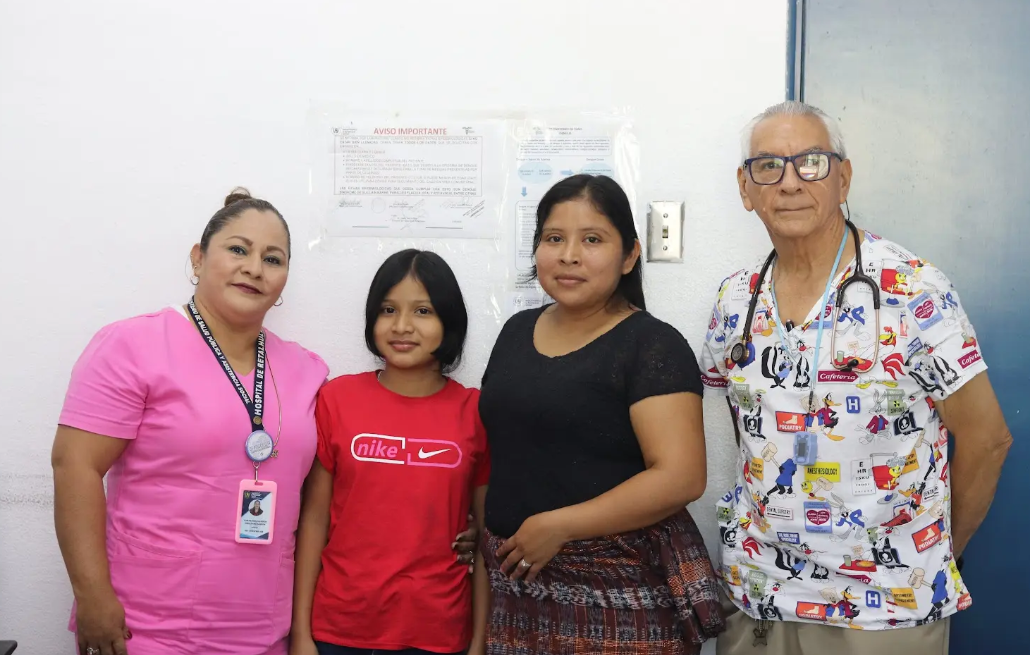 Hospital de Retalhuleu actúo con rapidez para salvar a una niña y atender a su mamá