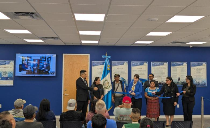 Habilitan centro de impresión de pasaportes en consulado de Guatemala en Miami, Florida