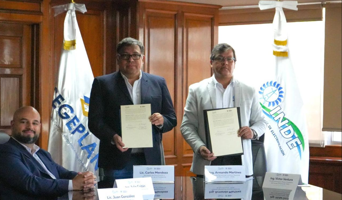 INDE y Segeplan unen esfuerzos para agilizar proyectos de electrificación rural