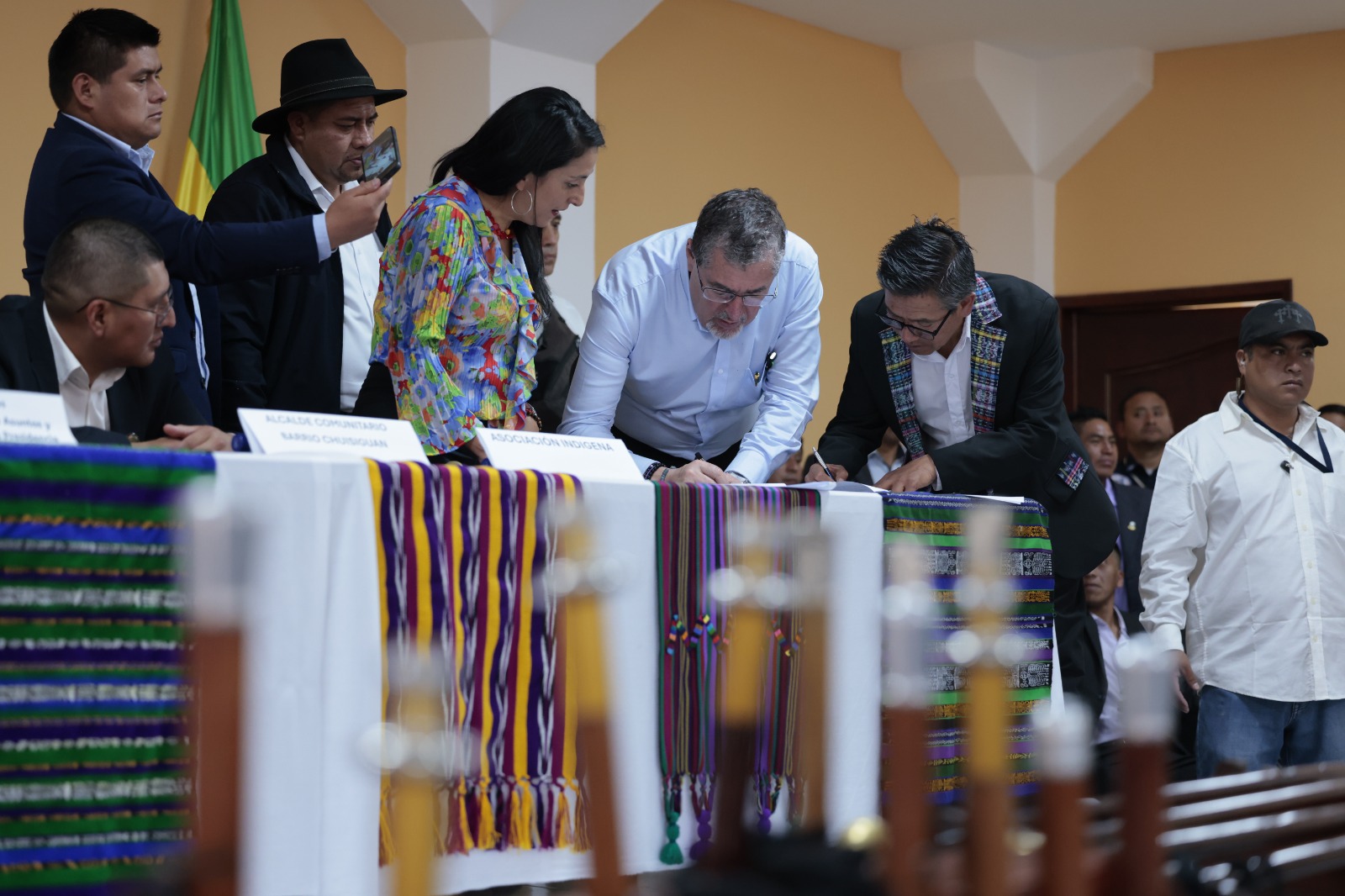 Presidente Arévalo firma decimoquinta agenda territorial de desarrollo, en San Francisco el Alto, Totonicapán