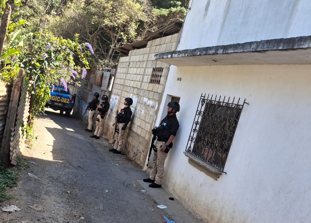 PNC efectúa nueve allanamientos en la zona 16 en seguimiento a ataques armados
