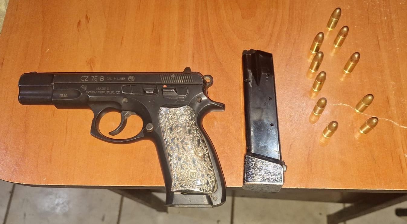 Sorprenden a adolescente con arma robada horas antes